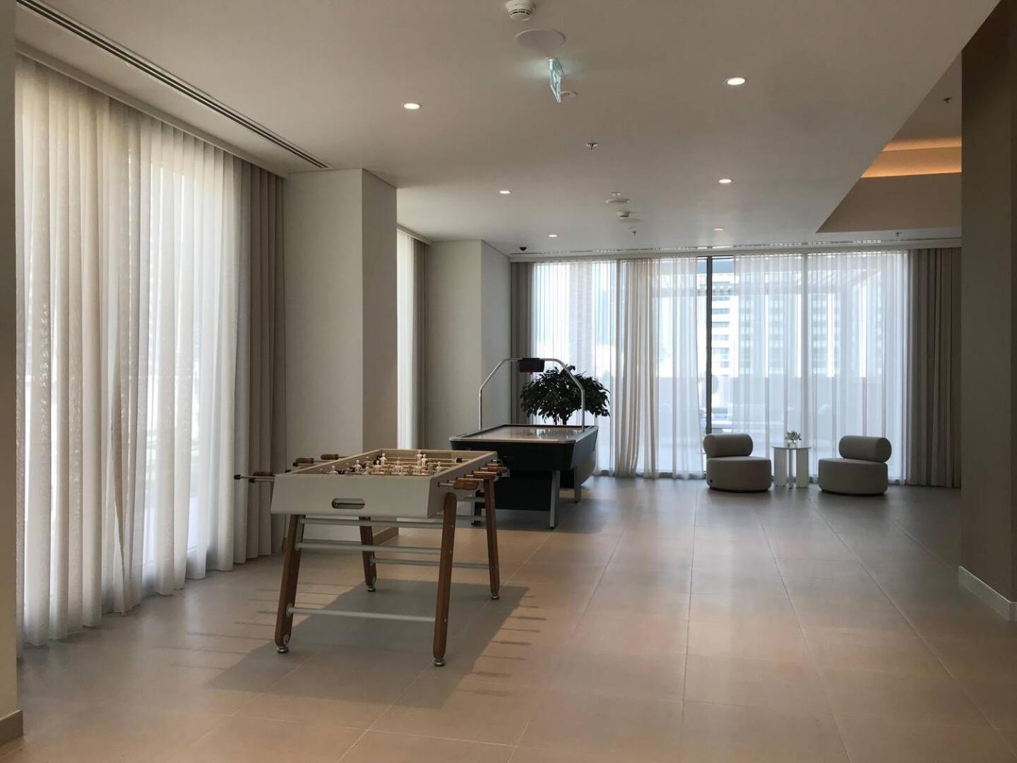 Downtown Flat Burj Khalifaoperametro-sleeps 3! شقة *