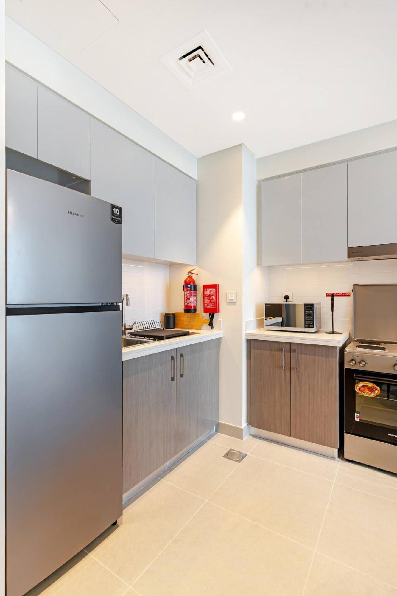Downtown Flat Burj Khalifaoperametro-sleeps 3! شقة *