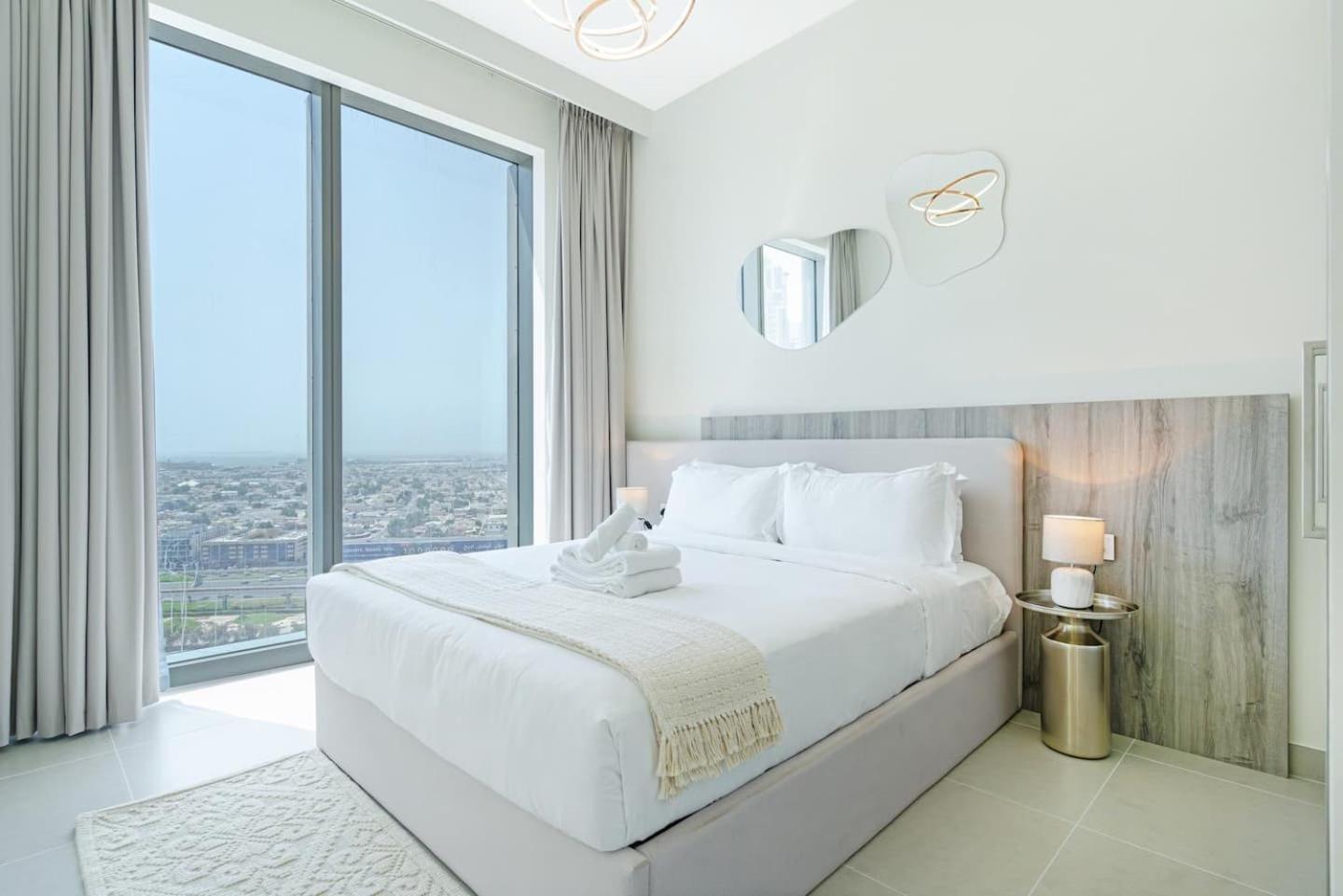 Downtown Flat Burj Khalifaoperametro-sleeps 3! Дубай