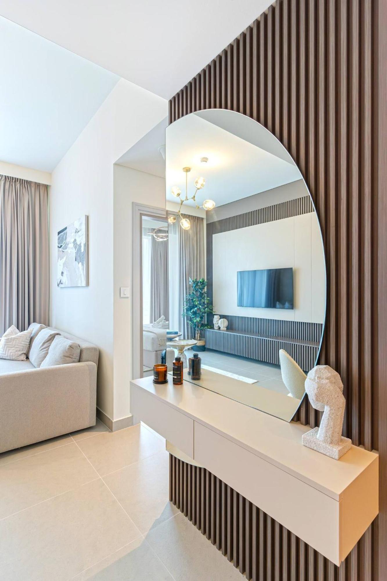 Downtown Flat Burj Khalifaoperametro-sleeps 3! Апартаменты